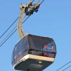 Koblenz_Seilbahn_Wagen_mit_Bodenfenster-wiki-a_savin-20170226