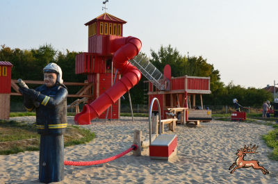 ../db_bilder/400/hi_feuerwehrspielplatz--20150813-013.png